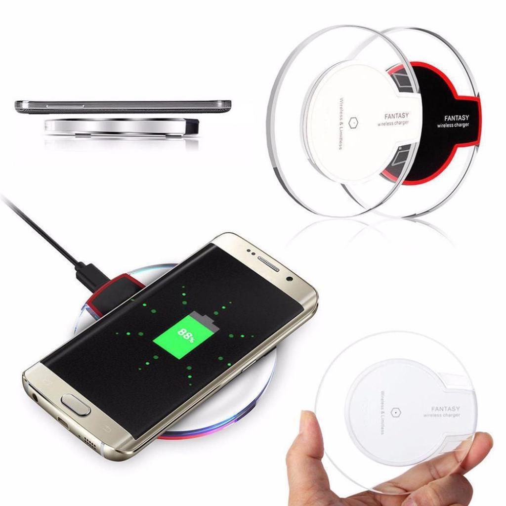 Kabelloses QI-Schnellladegerät für Mobiltelefone.